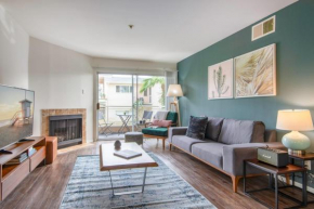 Hollywood 1BR w Gym Spa Pool nr Metro LAX-52